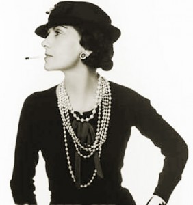Kristyn Marie Modni Navrhari Coco Chanel Kralovna Zen V Muzskem Stylu